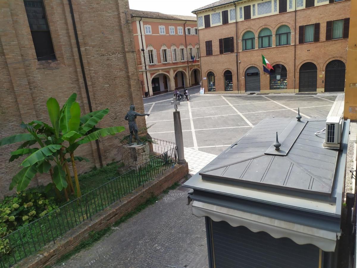 チェゼーナ Il Duomo Bed & Breakfast エクステリア 写真